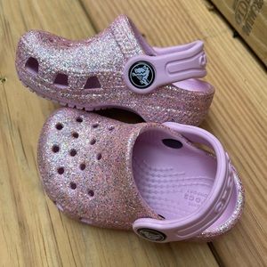 Crocs sparkly pink toddler girls crocs C 4 like new